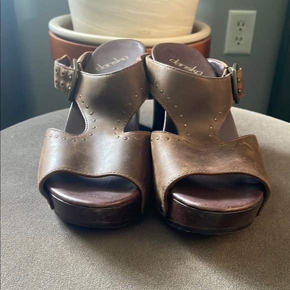 Dansko Ripley Studded Brown Leather Wood Platform Sandal Womens 9.5/40 Euro - Picture 3 of 9